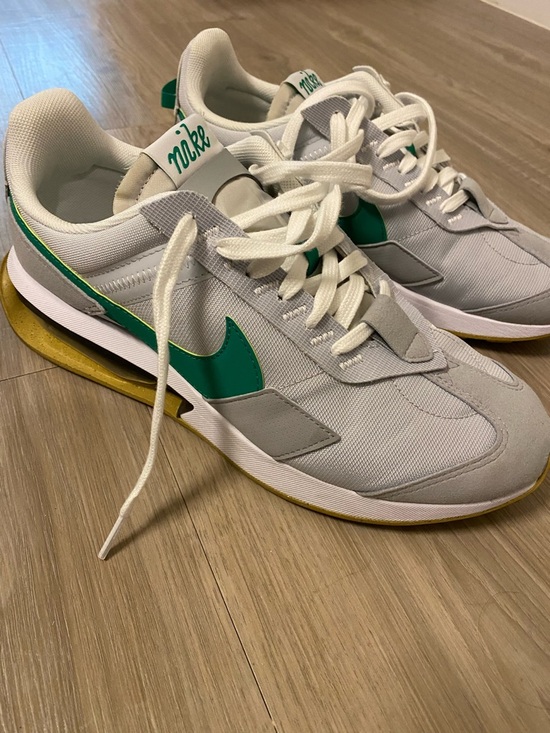 Nike Other - Nike Gray and Green Low-Top Retro Trainer Sneakers
